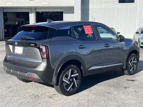 Certified 2025 Nissan Kicks SV image 24