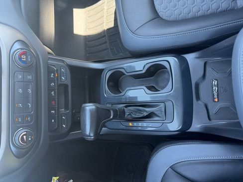 Used 2019 Chevrolet Colorado Z71 AWD/4WD image 38