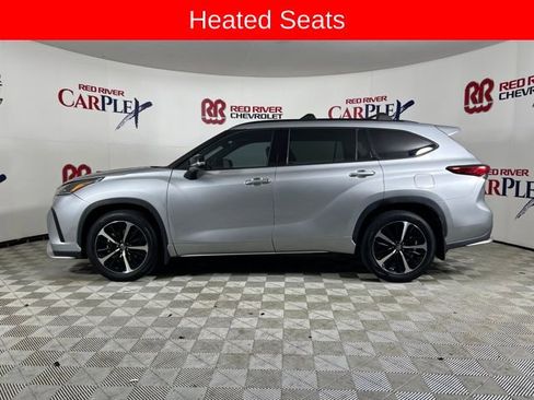 Used 2022 Toyota Highlander XSE image 4