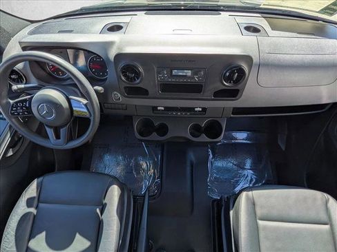 Used 2024 Mercedes-Benz Sprinter 2500 image 18