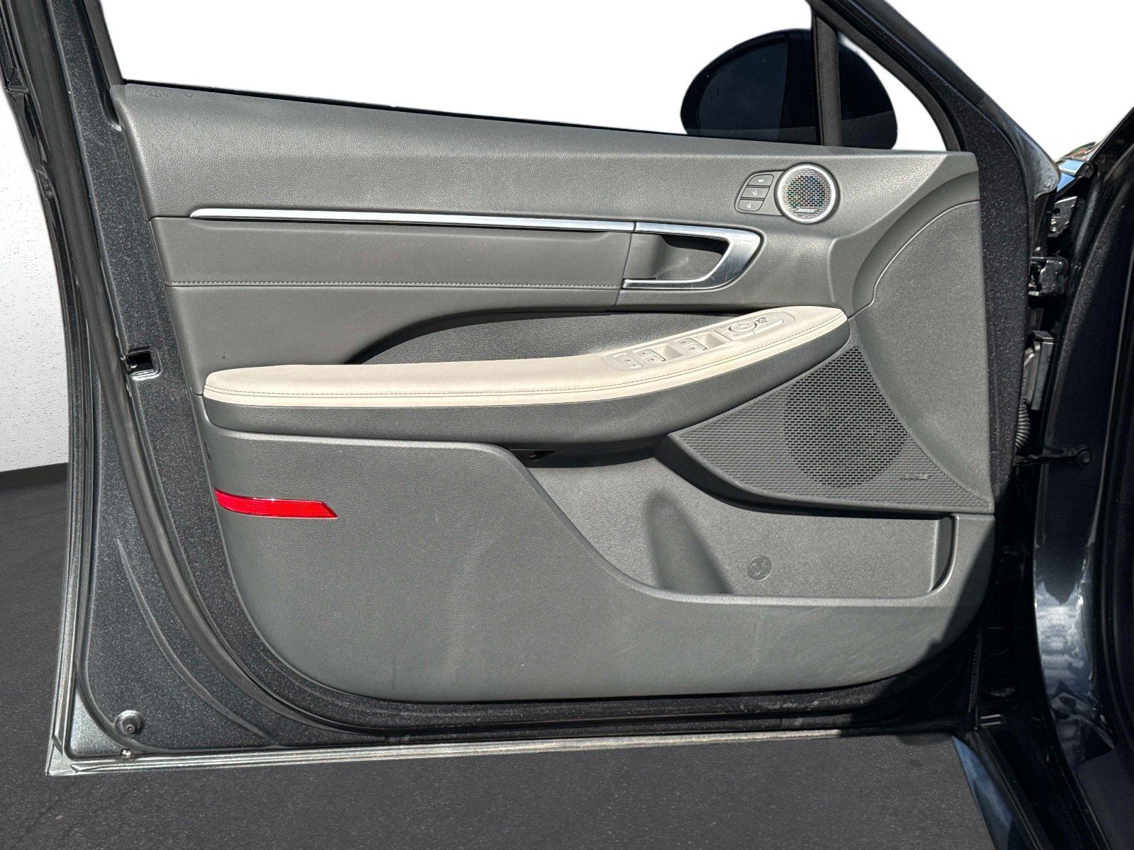 Used 2022 Hyundai Sonata Limited FWD image 17