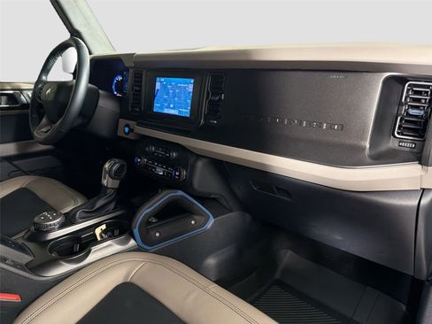 Used 2023 Ford Bronco Wildtrak AWD/4WD image 27