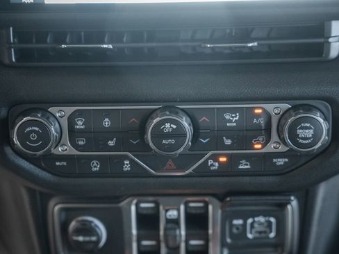 New 2026 Jeep Gladiator Sport AWD/4WD image 24