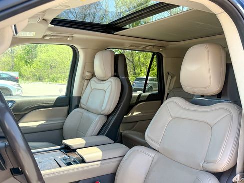 Used 2022 Lincoln Navigator Reserve AWD/4WD image 21