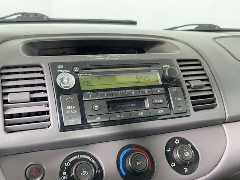Used 2004 Toyota Camry LE image 15