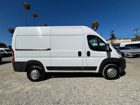 Used 2019 RAM ProMaster 2500 FWD image 4