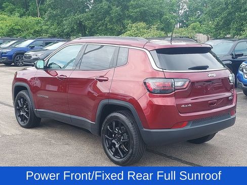 Used 2022 Jeep Compass Latitude w/ Sun and Sound Group AWD/4WD image 5