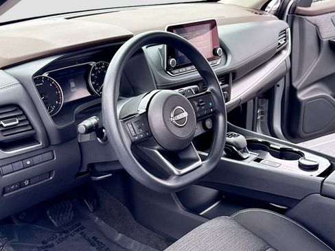 Used 2023 Nissan Rogue SV AWD/4WD image 4
