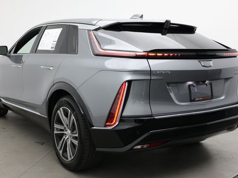Used 2024 Cadillac Lyriq Luxury RWD image 5