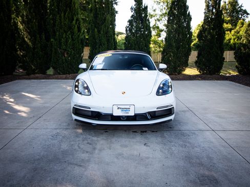 Used 2025 Porsche 718 Boxster RWD image 3