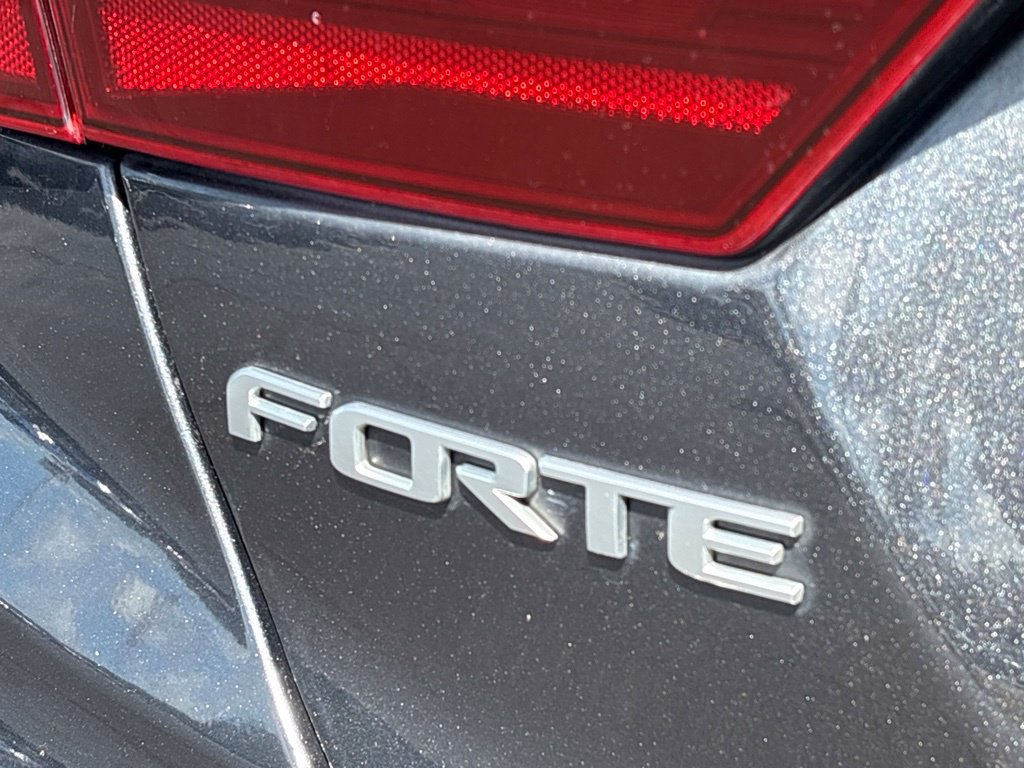 Used 2023 Kia Forte LXS FWD image 8