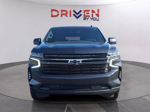 Used 2022 Chevrolet Suburban RST w/ Sport Performance Package image 8