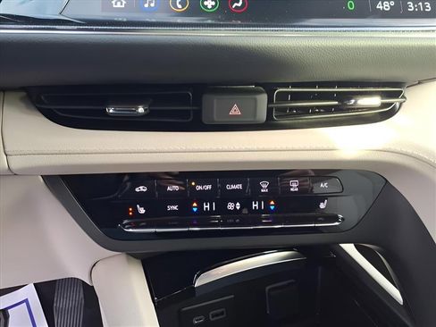 Used 2023 Buick Envision Preferred image 11