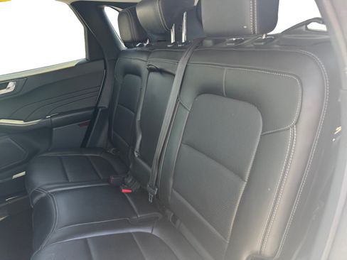Used 2022 Ford Escape SEL w/ Technology Package FWD image 13
