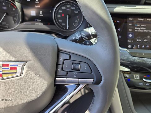 Used 2024 Cadillac XT6 Premium Luxury w/ Technology Package image 30