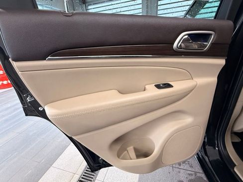 Used 2018 Jeep Grand Cherokee Overland image 44