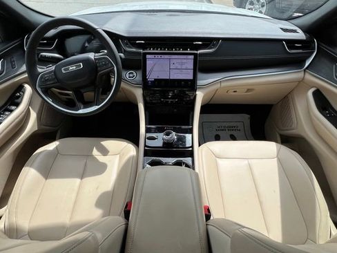 Certified 2023 Jeep Grand Cherokee Limited AWD/4WD image 2