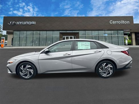 New 2025 Hyundai Elantra Sport image 8