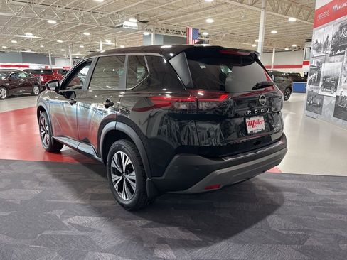 Used 2023 Nissan Rogue SV AWD/4WD image 7