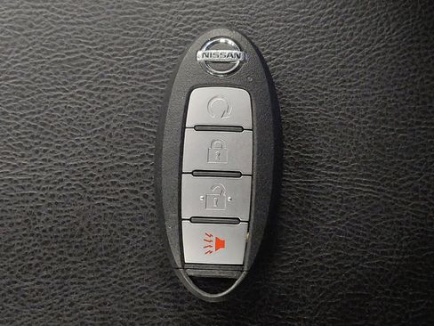 Used 2019 Nissan Pathfinder SV FWD image 32