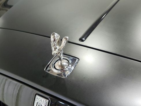 Used 2015 Rolls-Royce Wraith RWD image 23