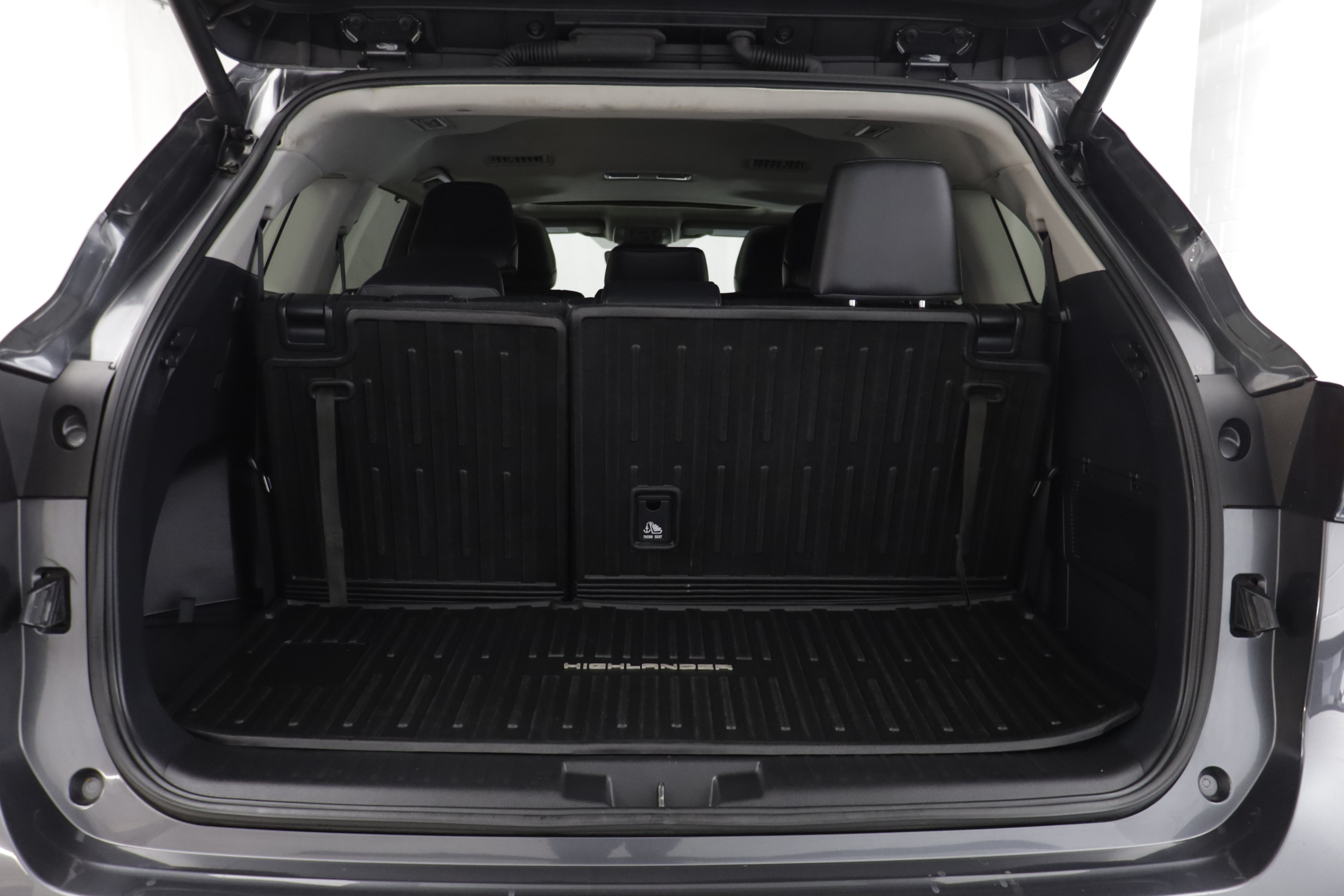 Used 2025 Toyota Highlander XLE AWD/4WD image 19