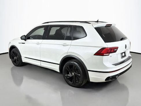 Used 2023 Volkswagen Tiguan SE R-Line FWD image 9