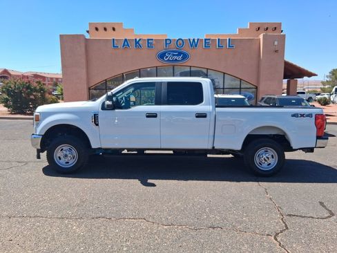 Used 2022 Ford F250 XL w/ Power Equipment Group AWD/4WD image 2