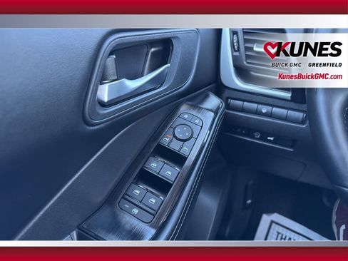 Used 2025 Nissan Rogue SV image 29