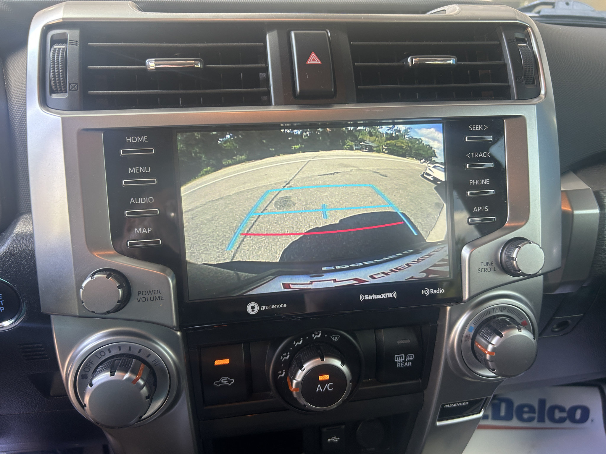 Used 2020 Toyota 4Runner SR5 Premium w/ Moonroof Package AWD/4WD image 18