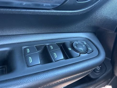 Used 2022 GMC Terrain SLT AWD/4WD image 18