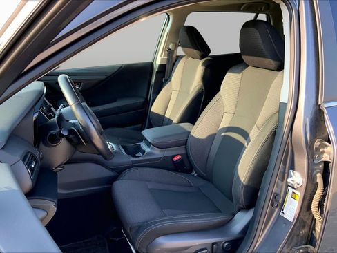 Used 2025 Subaru Outback Premium AWD/4WD image 8