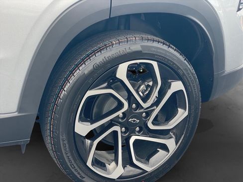 New 2026 Chevrolet Trax RS w/ Driver Confidence Package FWD image 25