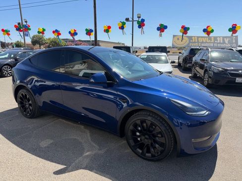 Used 2023 Tesla Model Y Long Range AWD/4WD image 5