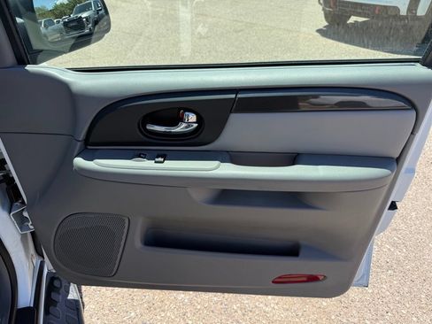 Used 2007 GMC Envoy SLE RWD image 16