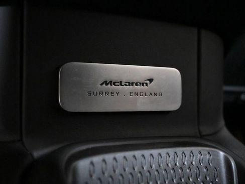 Used 2025 McLaren Artura image 19