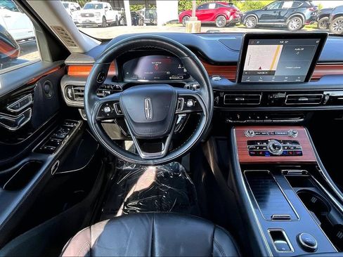 Used 2024 Lincoln Aviator Reserve AWD/4WD image 10