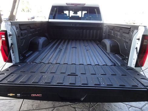 New 2026 GMC Sierra 2500 Denali Ultimate AWD/4WD image 8