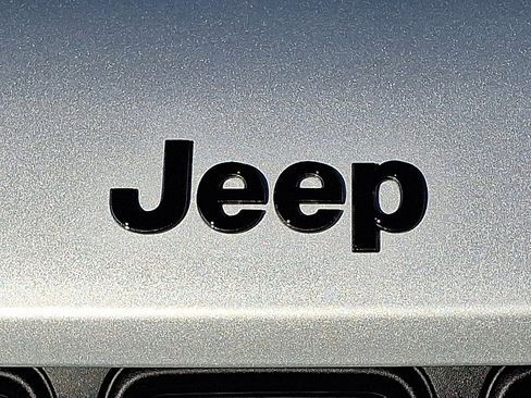 New 2025 Jeep Grand Cherokee L Limited image 3