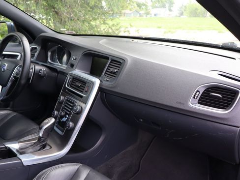 Used 2015 Volvo V60 T5 Premier Plus AWD/4WD image 17