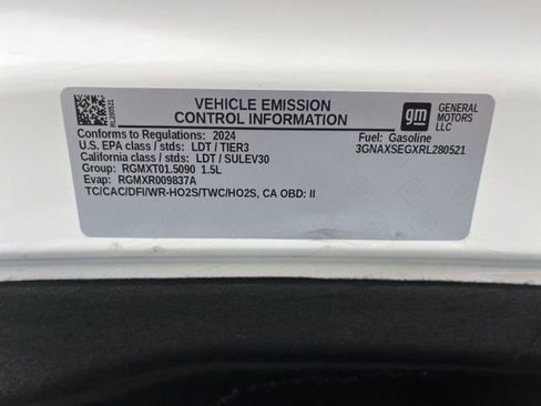 Used 2024 Chevrolet Equinox LS AWD/4WD image 24