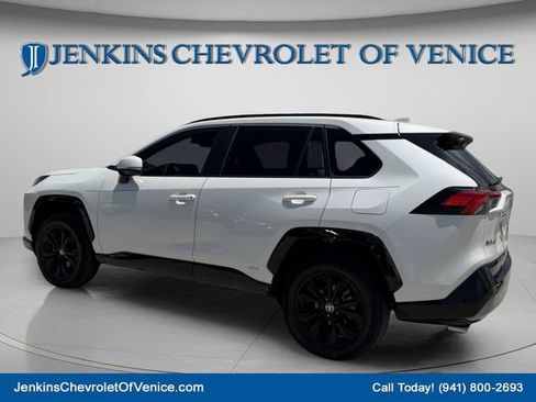 Used 2022 Toyota RAV4 SE AWD/4WD image 7