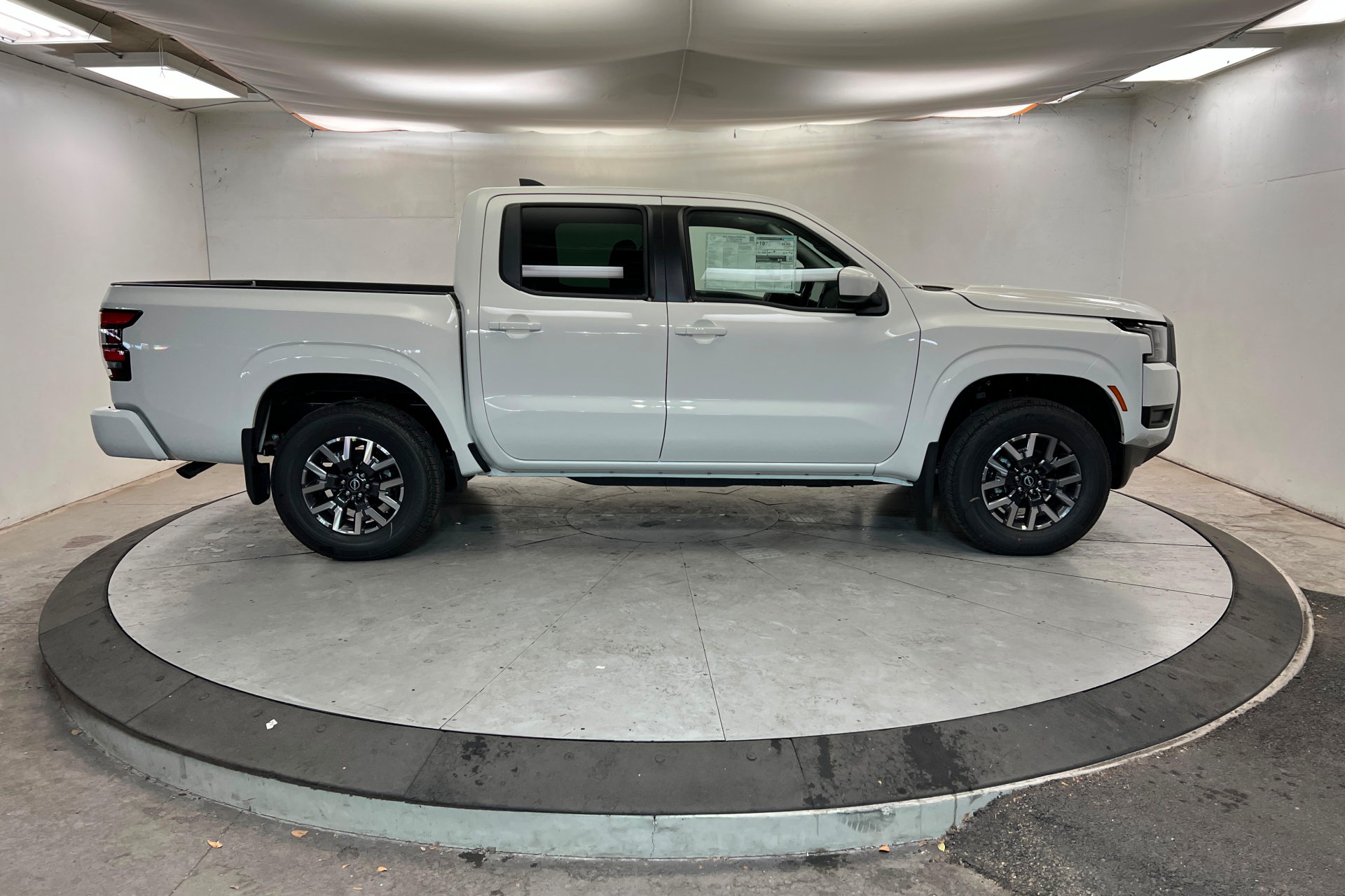 New 2026 Nissan Frontier SV w/ Tow Package AWD/4WD image 6