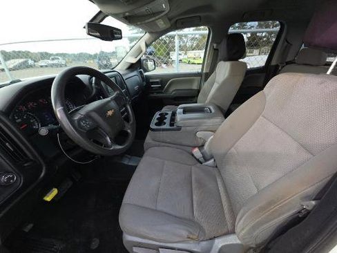 Used 2018 Chevrolet Silverado 1500 Custom w/ Custom Value Package image 7