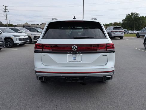New 2026 Volkswagen Atlas Peak Edition AWD/4WD image 4
