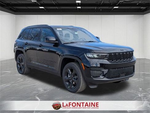 New 2025 Jeep Grand Cherokee Altitude image 7