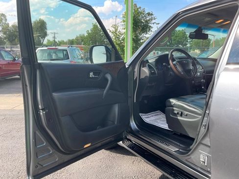 Used 2015 INFINITI QX80 4WD w/ Driver's Assistance Package image 10