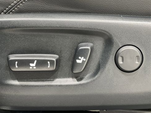 Used 2023 Toyota 4Runner Limited image 12