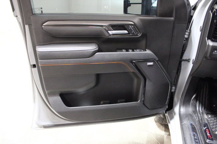 Used 2025 GMC Sierra 2500 AT4 w/ AT4 Premium Plus Package AWD/4WD image 18