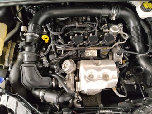 Used 2018 Ford Focus SE image 30